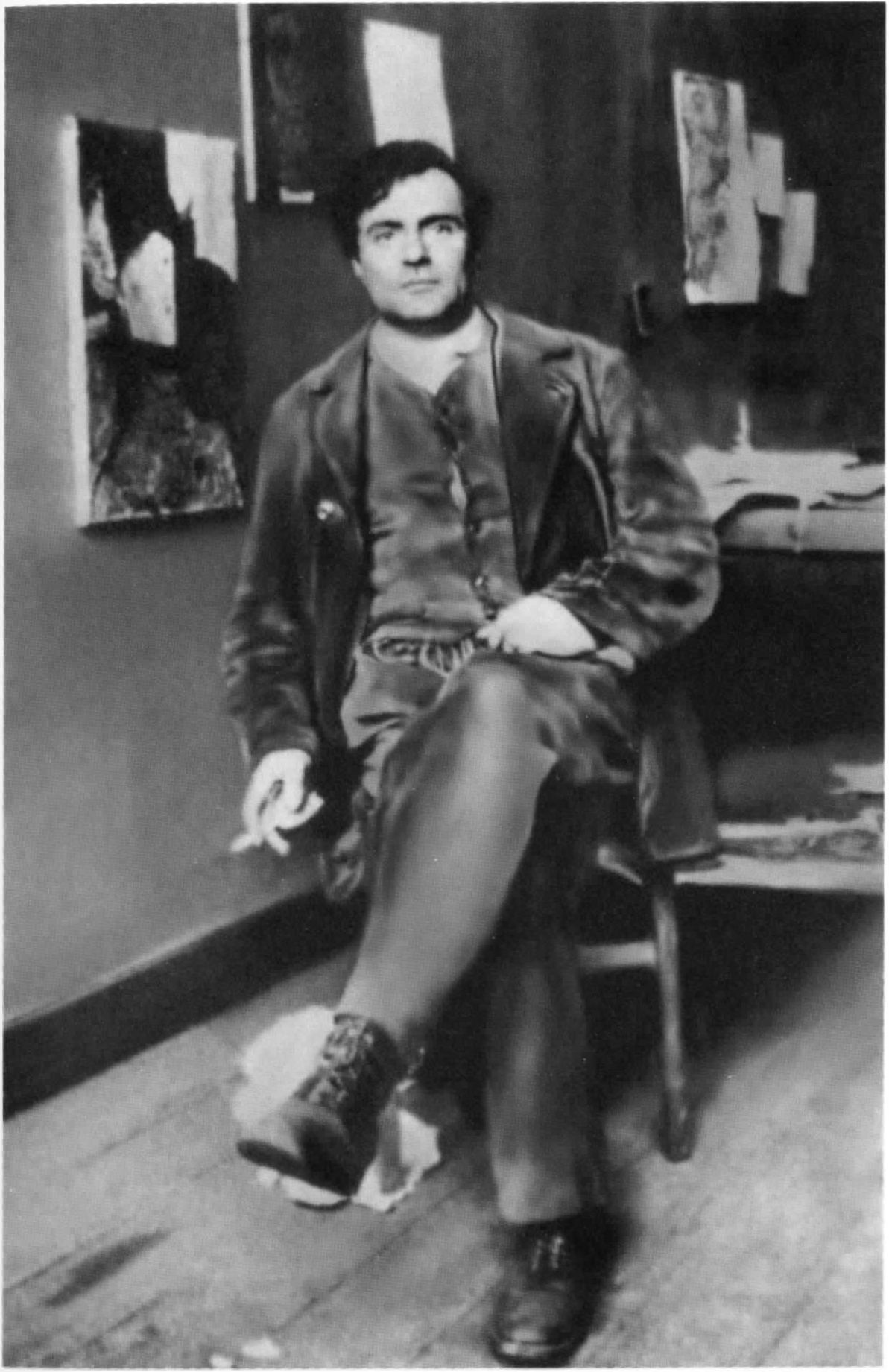 Модильяни в своей студии в Бато-Лавуар. Конец 1915 г